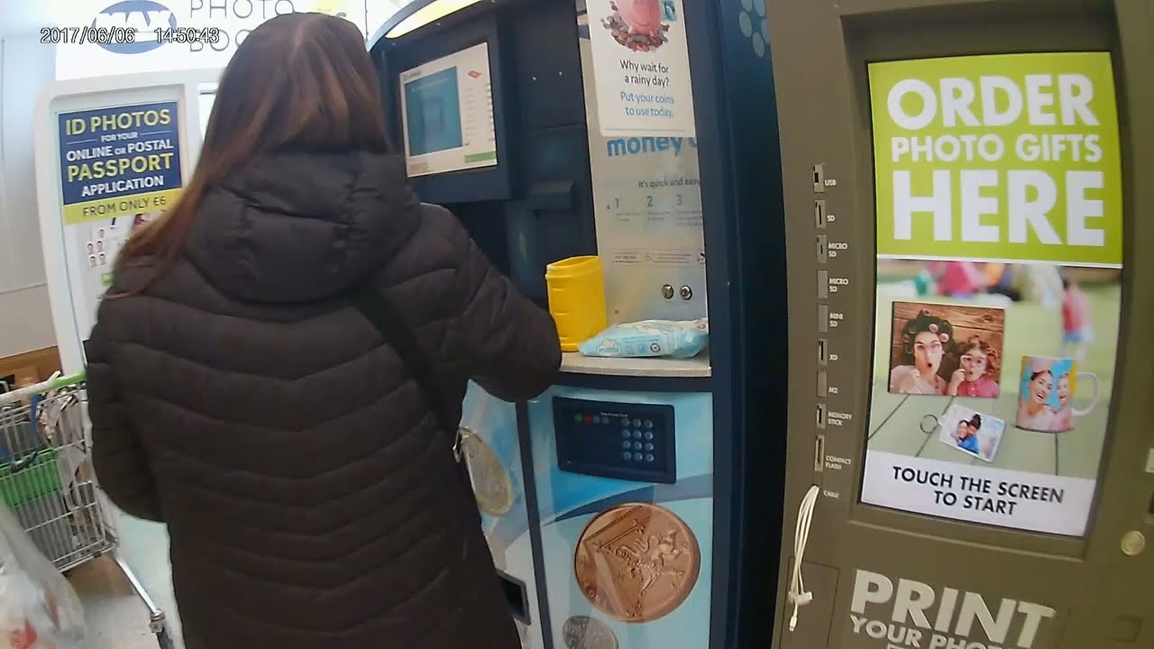 Does Asda have a coin changing machine?