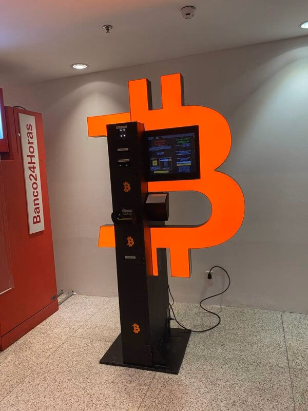 Como sacar Bitcoin no ATM?