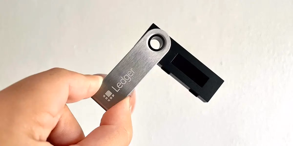 How to turn a USB drive into a crypto wallet?