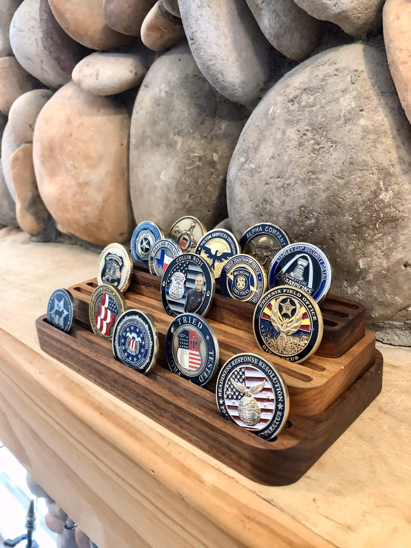 How do you display a challenge coin?