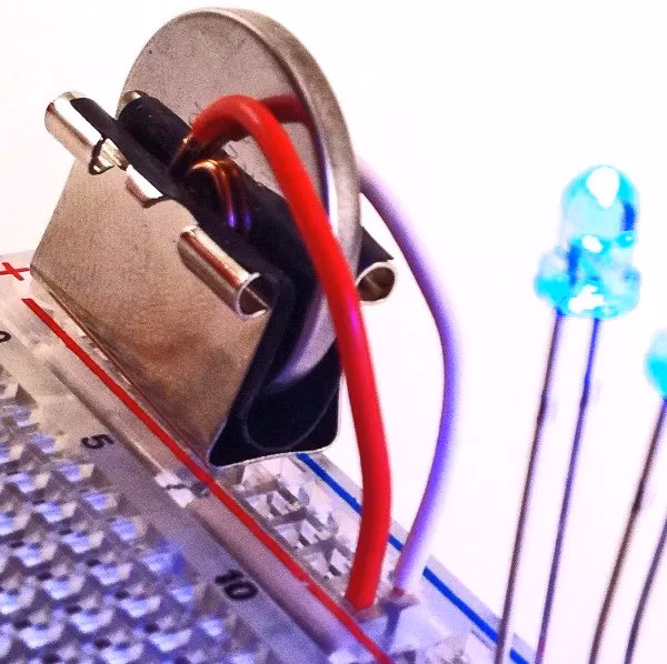 How to make an 18650 battery holder at home?