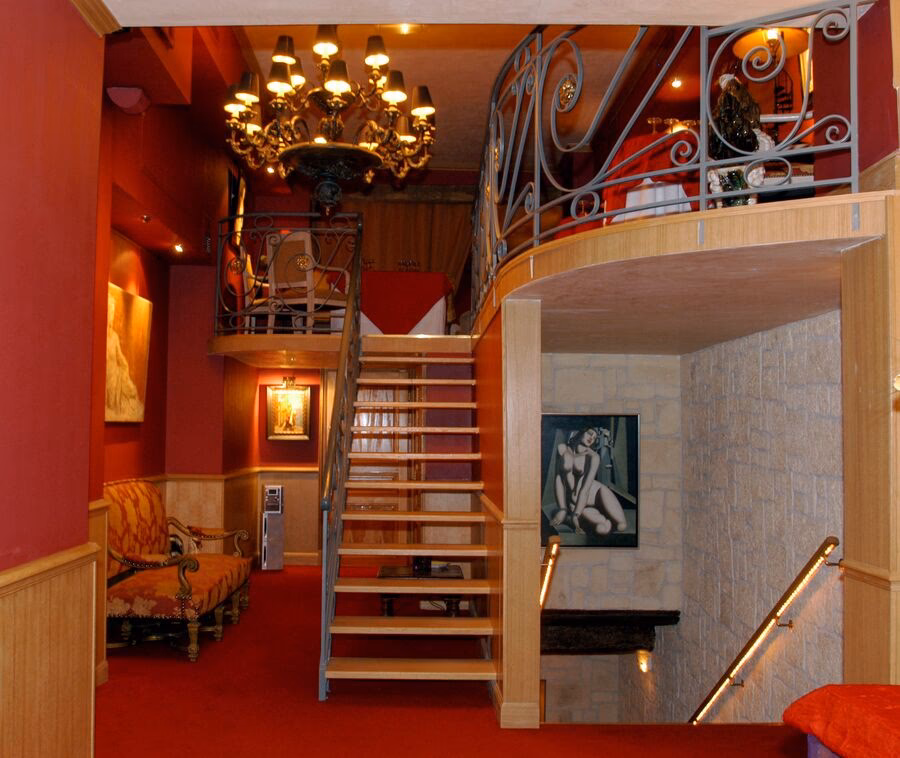 What is the meaning of Le Calin?