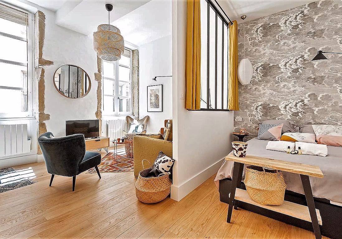 What does "nuit" mean in France?