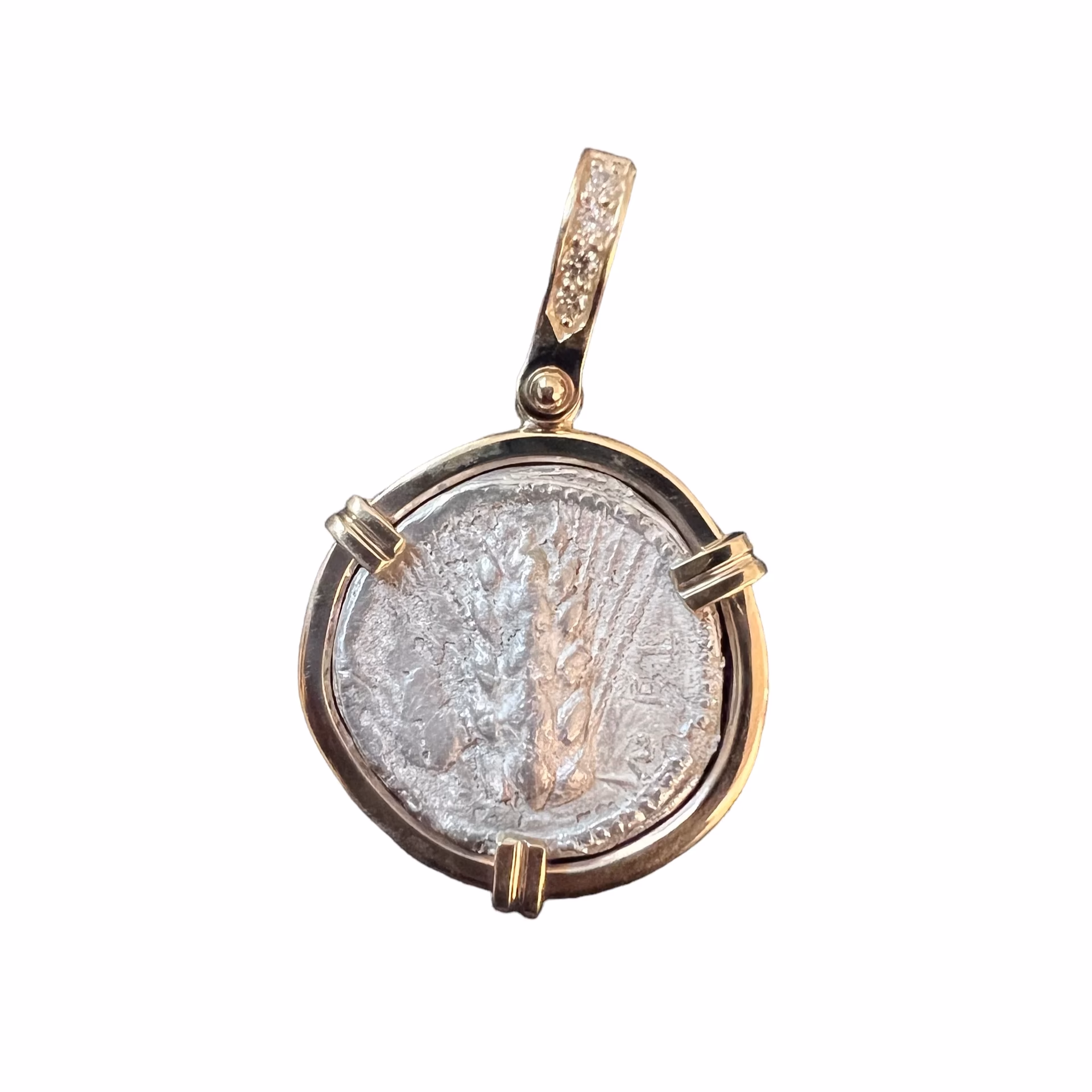 What is displayed on the national side of the Greek € 2 coin?