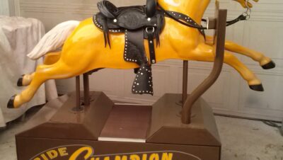 How do slots based on horse races work?