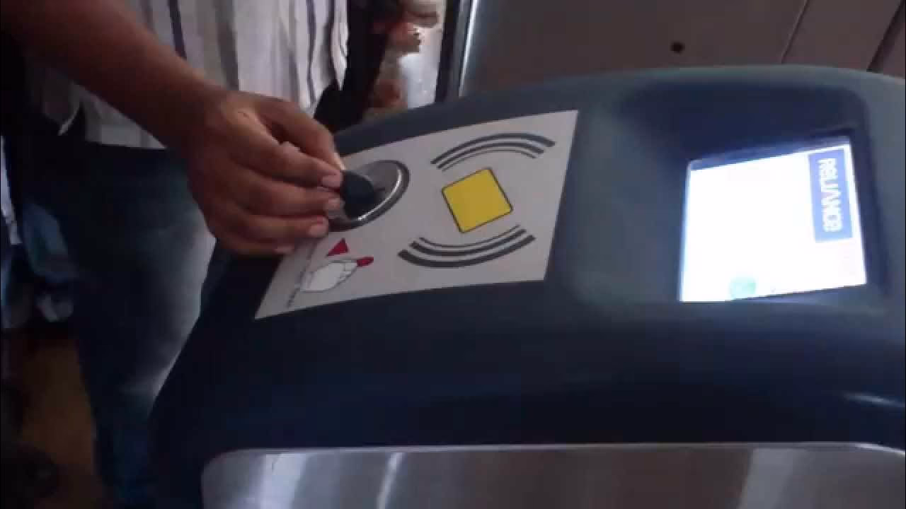 Does Metro Market have a coin machine?